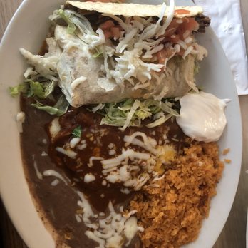 El Mariachi - Combination platter with a Taco, burrito and Chile rellenos - Mexican Near Me - Kapolei, Hawaii
