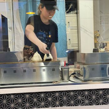 Motto Tea Cafe - Making Japanese souffle pancakes . - Desserts Near Me - Pasadena, California