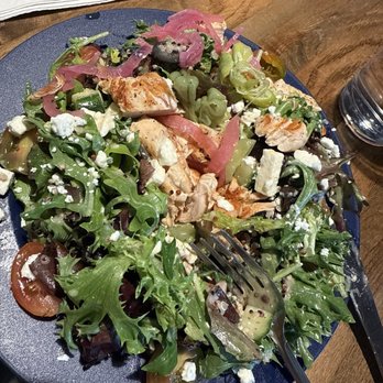 Breakaway Brewing - Quinoa salad with grilled chicken. This was super tasty! - Gastropubs Near Me - San Antonio, Texas