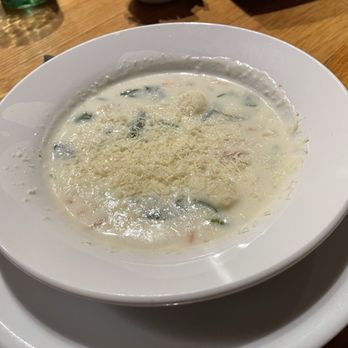 Olive Garden Italian Restaurant - Chicken & Gnocchi soup at Olive Garden, one of my favorites just before my main course - Italian Near Me - Palmdale, California