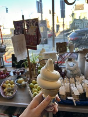 Momma's Grocery + Wine by null