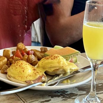 Wickies Lighthouse Restaurant - Eggs Benedict & a mimosa - Diners Near Me - Sanibel, Florida