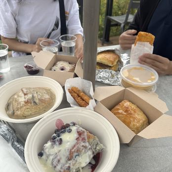 honey bee’s biscuit + good eats - Breakfast & Brunch Near Me - Kirkwood, Missouri