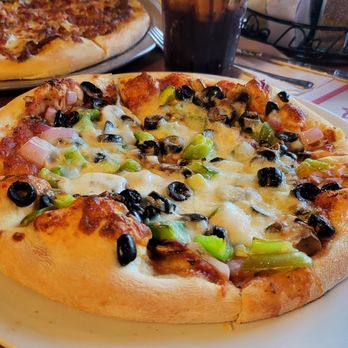 Pizza Bella Italian Bistro - Vegetarian personal pizza - Pizza Near Me - San Diego, California