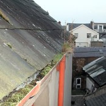 F&E Roofing - real dirty gutter - Roofing Near Me - London, XGL F&E Roofing - real dirty gutter - Roofing Near Me - London, XGL