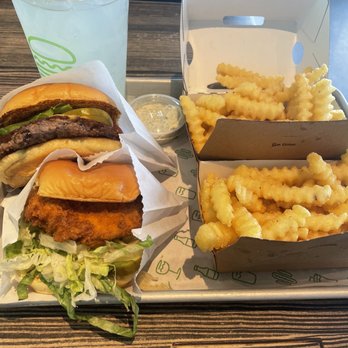 Shake Shack Leawood - Shackburger, Chicken Shack with fries and lemonade - Burgers Near Me - Leawood, Kansas Shake Shack Leawood - Shackburger, Chicken Shack with fries and lemonade - Burgers Near Me - Leawood, Kansas