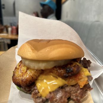 Candelaria Eatery & Cafe - Burgers Near Me - Oxford, Florida Candelaria Eatery & Cafe - Burgers Near Me - Oxford, Florida