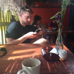 A Mar Cafe