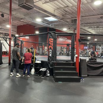 UFC GYM Torrance - The boxing ring - Gyms Near Me - Torrance, California UFC GYM Torrance - The boxing ring - Gyms Near Me - Torrance, California