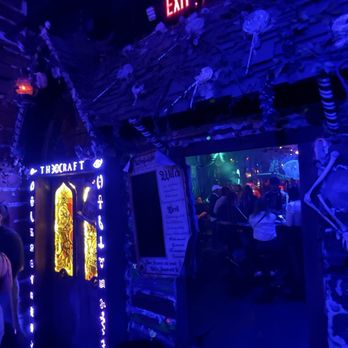Cocktails & Screams - Cocktail Bars Near Me - Orlando, Florida