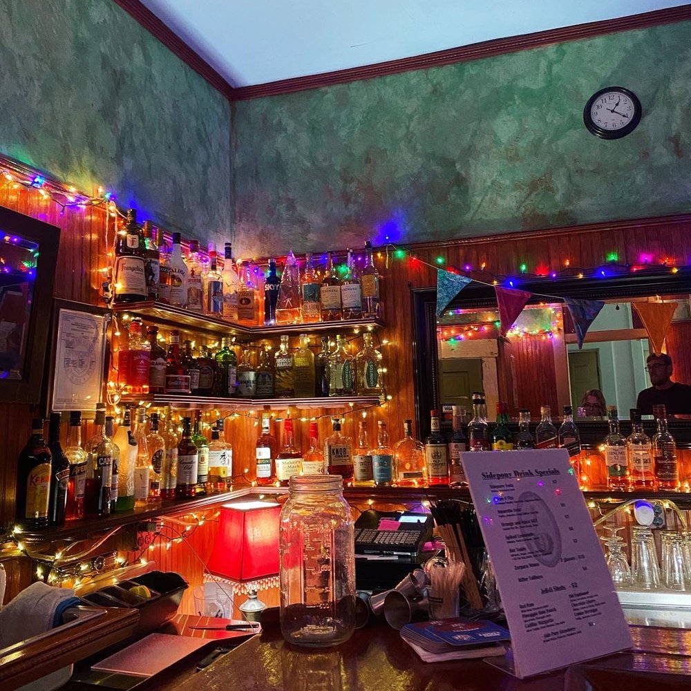 Room 4 Bar - Ambiance - Lounges Near Me - Bisbee, Arizona Room 4 Bar - Ambiance - Lounges Near Me - Bisbee, Arizona