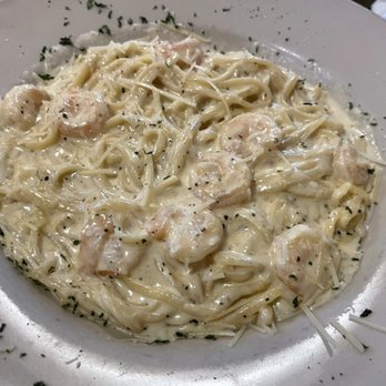 Patti's 1880's Settlement - Shrimp Linguine sautéed in alfredo sauce with green onions, red peppers and snap peas, Parmesan cheese and centercut applewood smoked bacon. - American Near Me - Grand Rivers, Kentucky