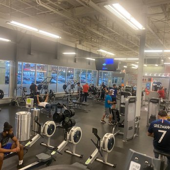 Blink Fitness - Baldwin - Gyms Near Me - Baldwin, New York