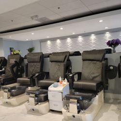 Luxury Nails & Spa