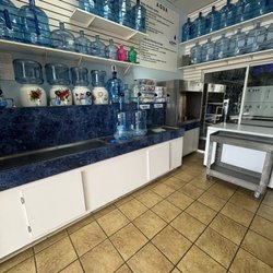 Oscar’s Quality Water - Fill station and water bottles