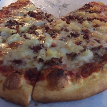 Need Pizza - Bacon pineapple - Pizza Near Me - Cedar Rapids, Iowa