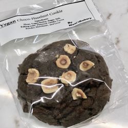 Mom’s Bakery - Vegan Chocolate and Hazelnut Cookie!