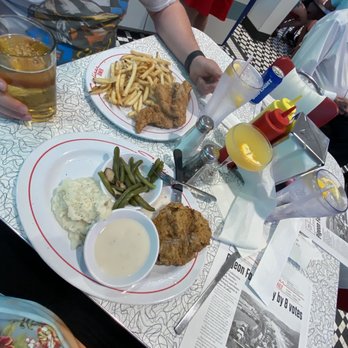 Sunliner Diner - Food - Diners Near Me - Pigeon Forge, Tennessee Sunliner Diner - Food - Diners Near Me - Pigeon Forge, Tennessee