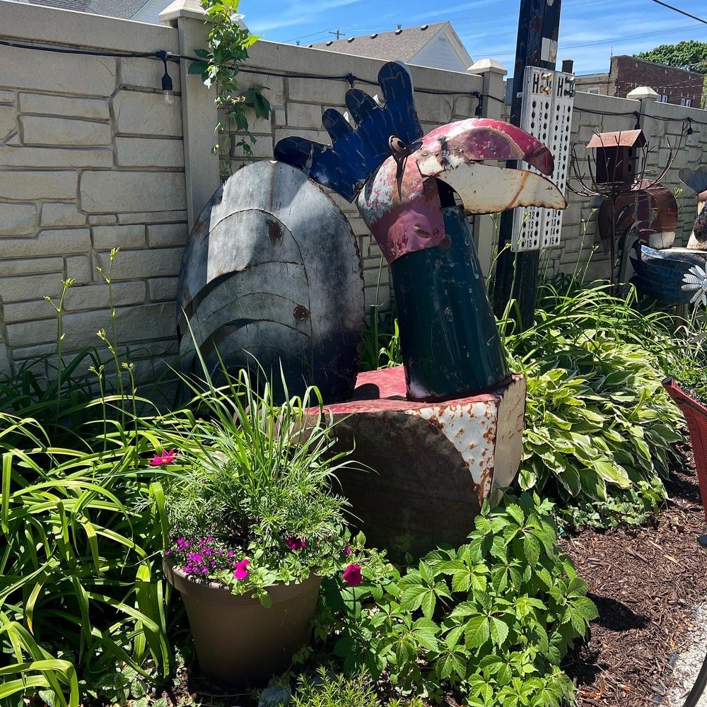 Union Park Tavern - Landscaped outdoor patio is beautiful - American Near Me - Kenosha, Wisconsin Union Park Tavern - Landscaped outdoor patio is beautiful - American Near Me - Kenosha, Wisconsin
