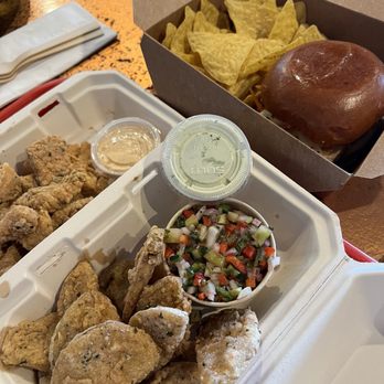 Hornski's Brewing - From Jefe's Fish Wagon food truck parked outside -- all so good! (Fried tomatoes, fish nuggets, and salmon sandwich) - Breweries Near Me - St. Augustine, Florida Hornski's Brewing - From Jefe's Fish Wagon food truck parked outside -- all so good! (Fried tomatoes, fish nuggets, and salmon sandwich) - Breweries Near Me - St. Augustine, Florida