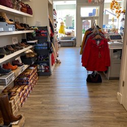 Eva Bryn Shoetique - Inside