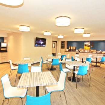 Accent Inn Kamloops - Accent Inn Kamloops Free Breakfast Room - Hotels Near Me - Kamloops, British Columbia
