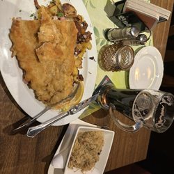Altdeutsches Wirtshaus Budike - Vienna style schnitzel and kraut.