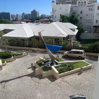 Courtyard by Marriott - Fountain and courtyard at hotel - Hotels Near Me - San Juan, Puerto Rico