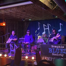 Great food but even better BLUES! You are wasting your time on Beal.... come to Hernandos!