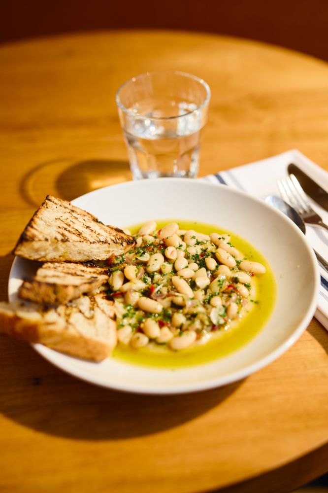 ROSALES DINER Updated May 2024 10 Photos 303 Dundurn Street S