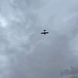 Livermore Municipal Airport - Low flying air traffic