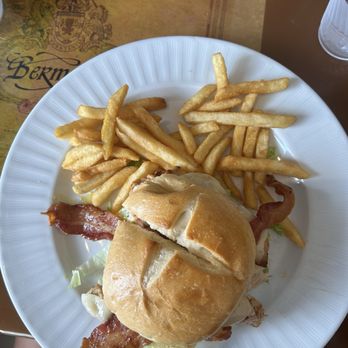Bonu Cafe Express - Grilled Chicken Sandwich - New American Near Me - Exton, Pennsylvania