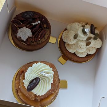 Maison Alyzee - Little pies - pecan, pumpkin and apple - Bakeries Near Me - Mountain View, California Maison Alyzee - Little pies - pecan, pumpkin and apple - Bakeries Near Me - Mountain View, California