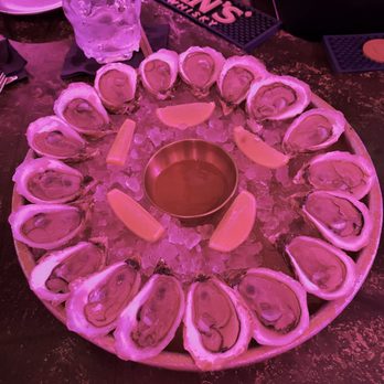 Mayami Wynwood - 18 perfectly shucked oysters - Mexican Near Me - Miami, Florida Mayami Wynwood - 18 perfectly shucked oysters - Mexican Near Me - Miami, Florida