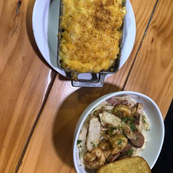 The Deckhand Social - Blue crab Mac and cheese and grand isle pasta - New American Near Me - Panama City Beach, Florida