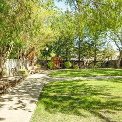 Ivy Park at Laguna Creek