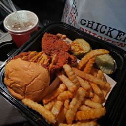 #3 Slider with chicken tender and fries. Yumm #3 Slider with chicken tender and fries. Yumm