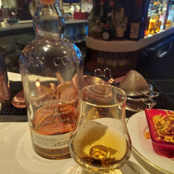 The Horseshoe Bar - Bars Near Me - Dublin, D