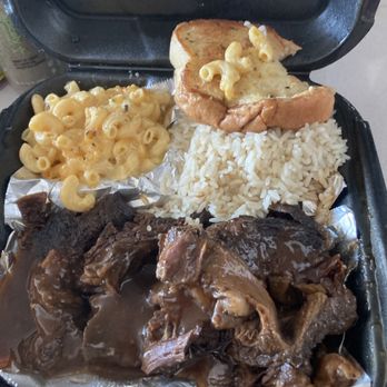 S2 Express Grill - Pot roast w/gravy, white rice, garlic bread and macaroni and cheese. - Seafood Near Me - Chicago, Illinois