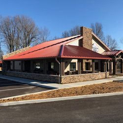 Hoskins BBQ - Patio