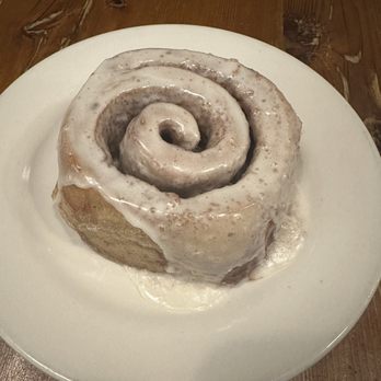 P S & Co - Cinnamon roll - Vegan Near Me - Philadelphia, Pennsylvania