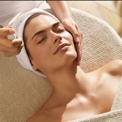Naturkaufhaus Body & Nature - Kosmetikkabine Dr. Hauschka Naturkosmetik