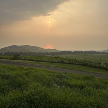 Paniolo BBQ Dinner - Outside this is view that is seen. It's beautiful with lots of grass. Takes awhile to get to Parker ranch but worth it. - Barbeque Near Me - Waimea, Hawaii