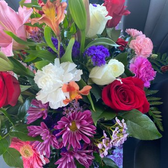 Sue's Florist - A beautiful creation by Miss Sue - Florists Near Me - Marina, California Sue's Florist - A beautiful creation by Miss Sue - Florists Near Me - Marina, California