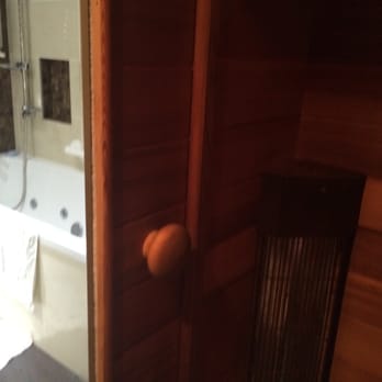 Roxford Lodge Hotel - A view of the jet sauna tub from inside the sauna :) - Hotels Near Me - Dublin, D Roxford Lodge Hotel - A view of the jet sauna tub from inside the sauna :) - Hotels Near Me - Dublin, D
