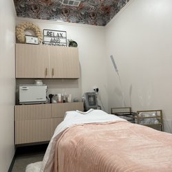 Facial Room