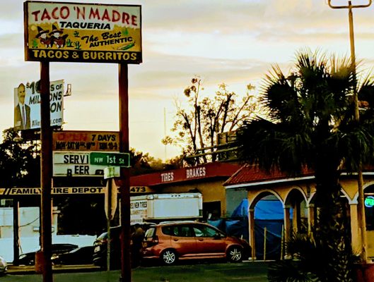 Taco 'N Madre by null