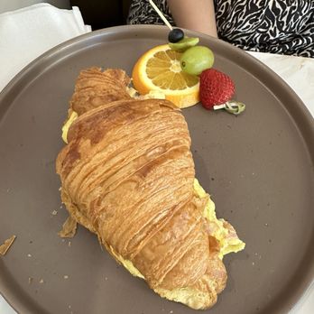 Croissant Gourmet - Ham and eggs croissant - Breakfast & Brunch Near Me - Winter Park, Florida
