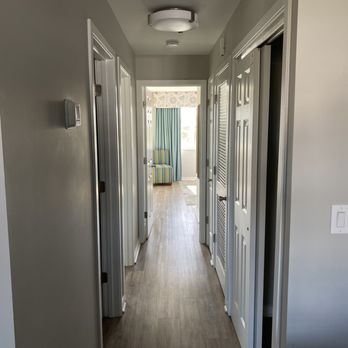 Atlantic Beach Resort - Hallway - Hotels Near Me - Atlantic Beach, North Carolina