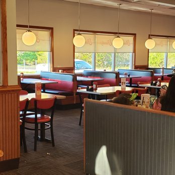 Friendly's - Ice Cream & Frozen Yogurt Near Me - Attleboro, Massachusetts